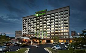 Holiday Inn Alexandria At Carlyle By Ihg